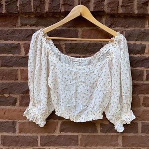 📌 Billabong Swiss Dot Rosebud Crop Peasant Blouse